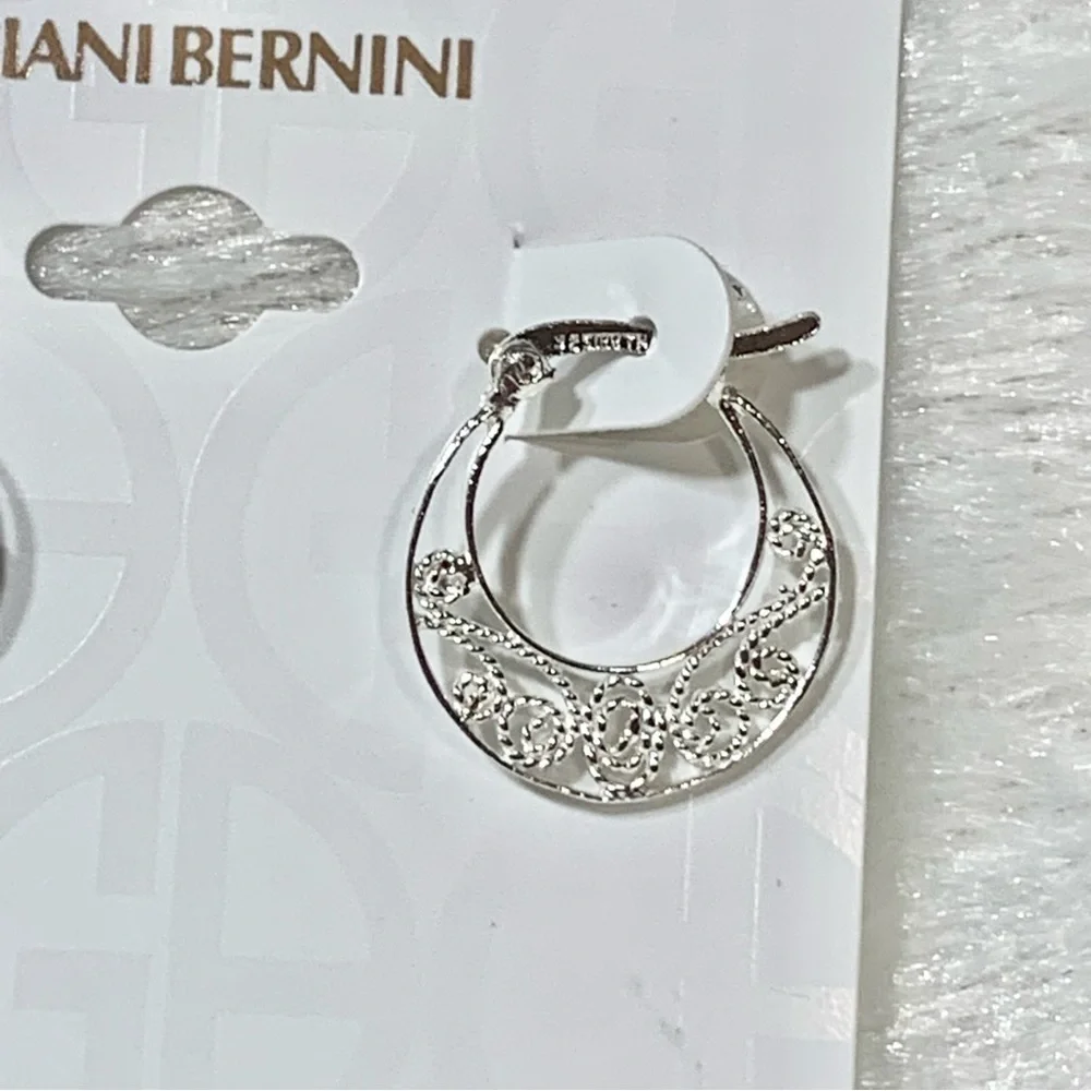 NWT open work filigree small hoop earrings
